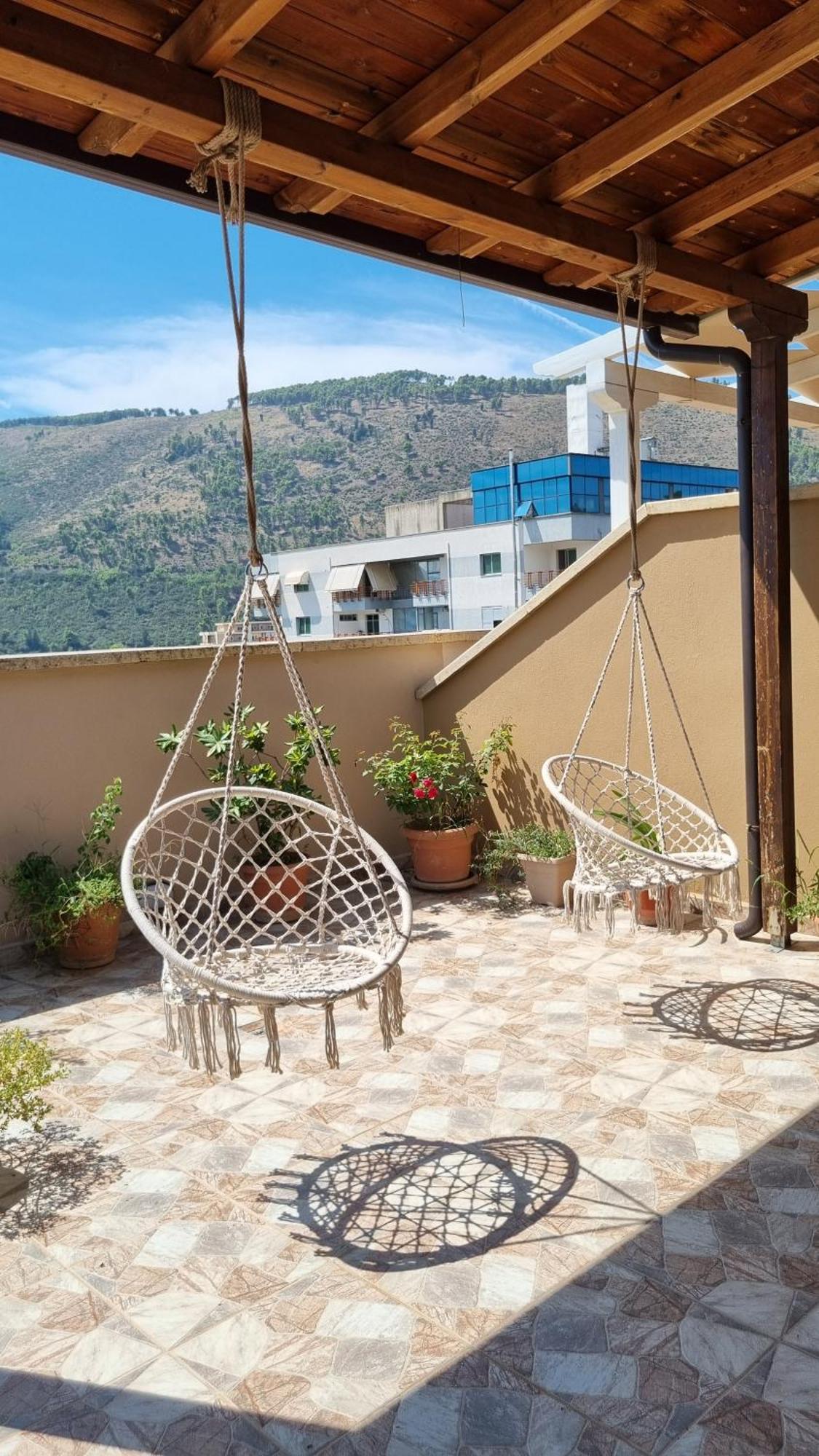Ferienwohnung Luis Penthouse Berat Exterior foto